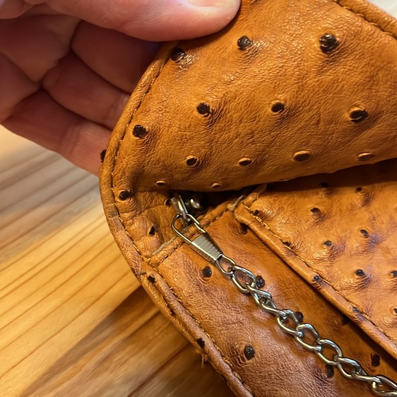 Brown/tan clutch with chain strap - Picture 6 of 6